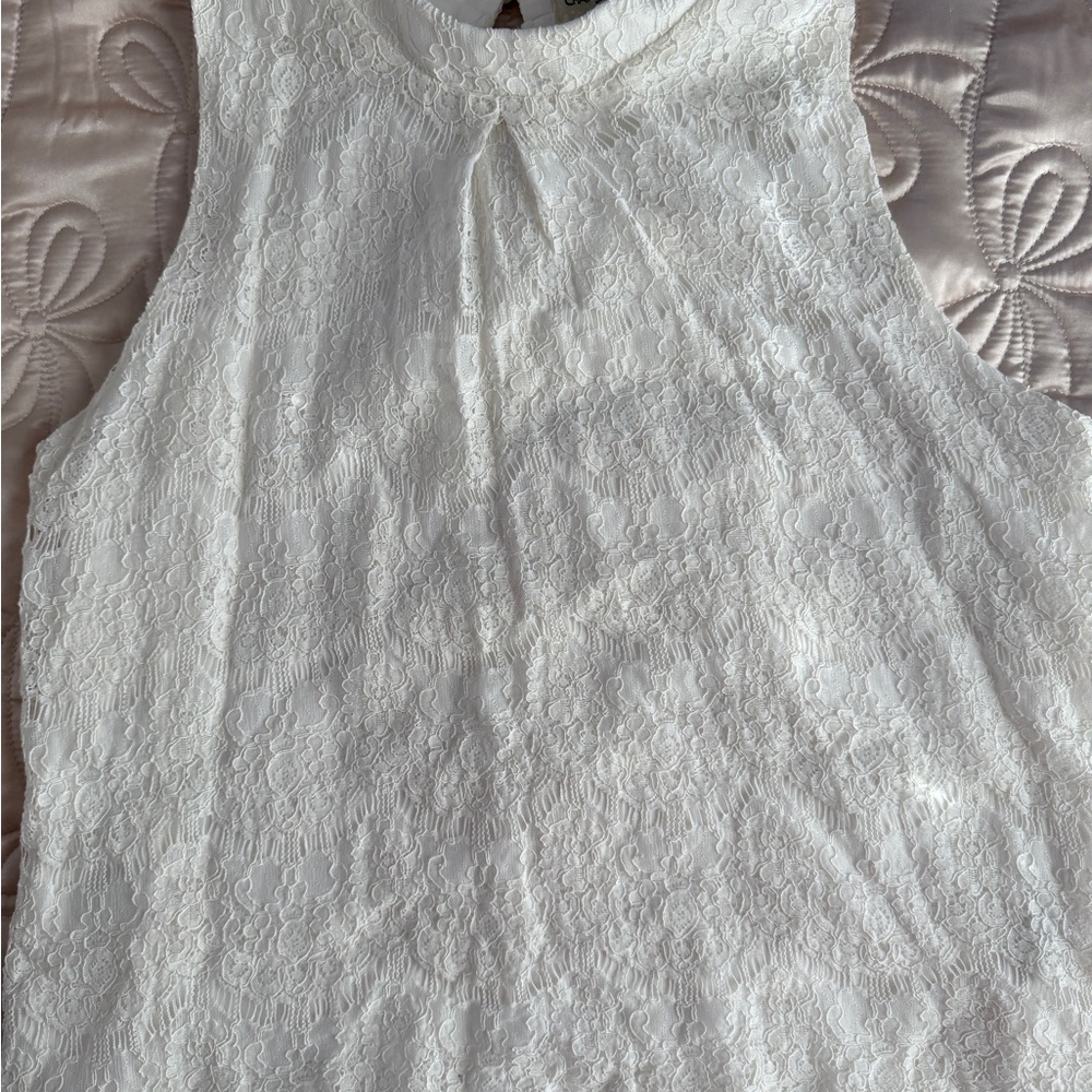 Chic Ivory Lace Sleeveless Blouse
